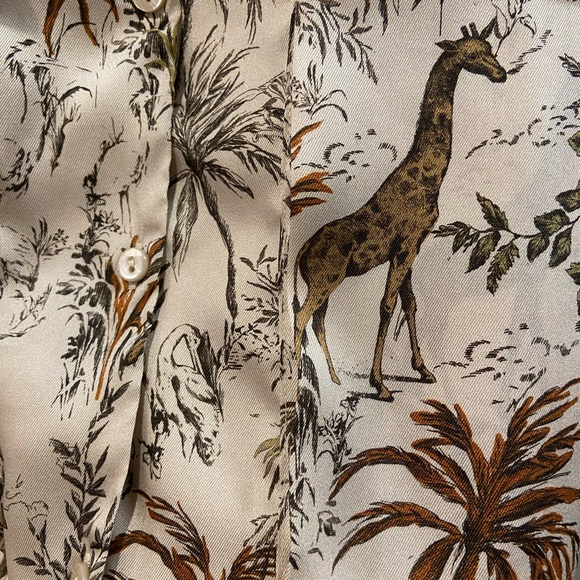 Zara TRF Collection - Giraffes Print Button down Blouse Size L - Picture 10 of 14